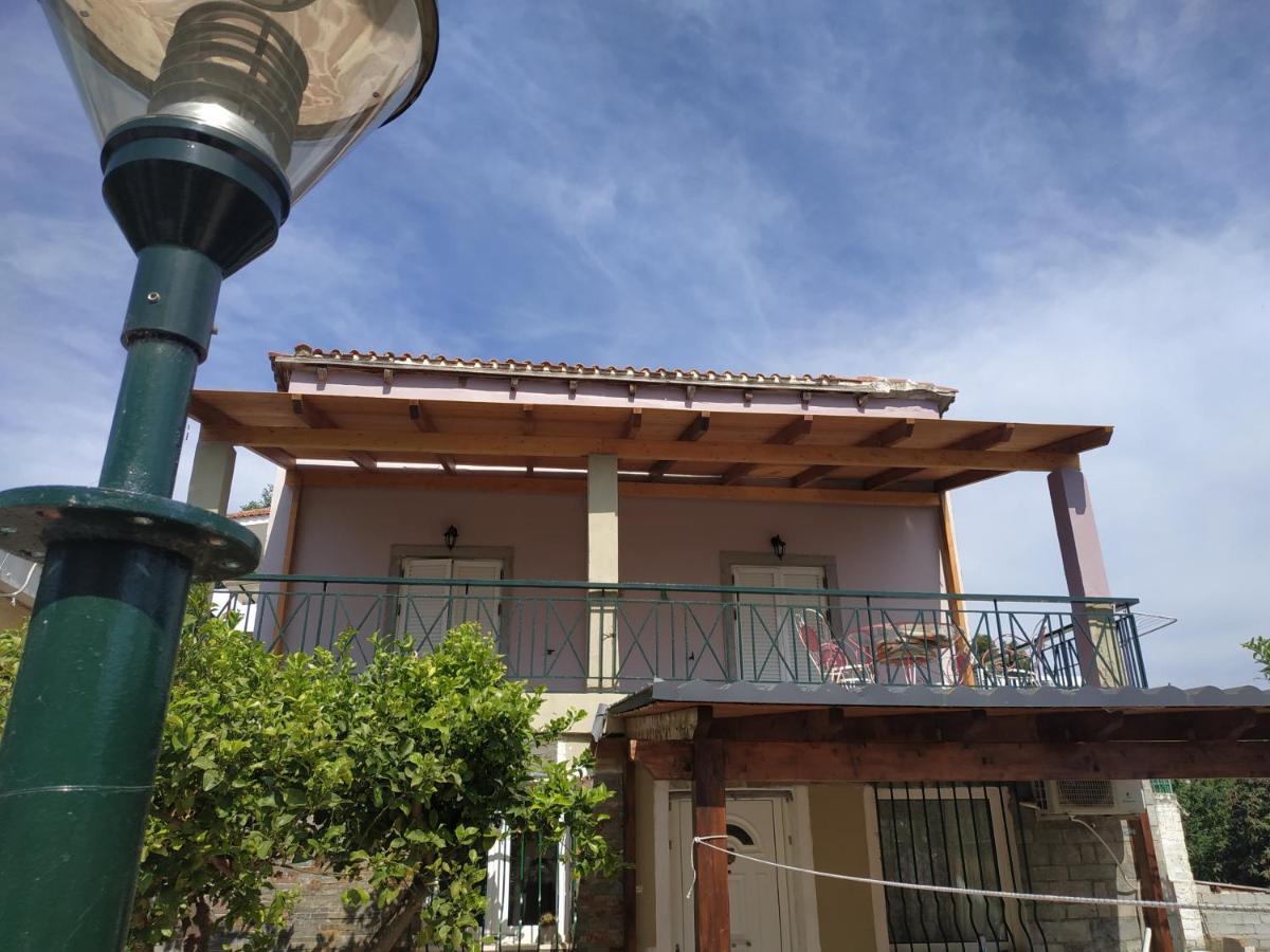 Near Airportand Metropolitan Penelopi Cozy Home Artemida  Bagian luar foto
