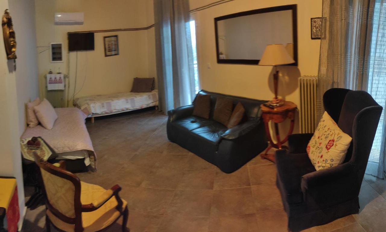 Near Airportand Metropolitan Penelopi Cozy Home Artemida  Bagian luar foto